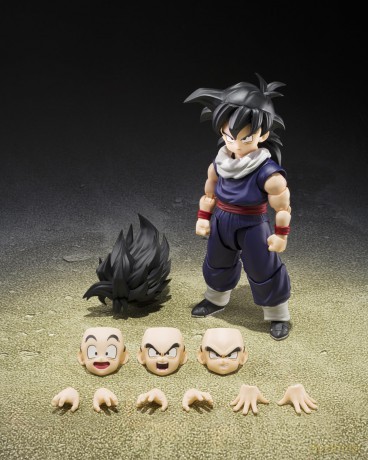 Dragon Ball Z S.H.Figuarts Action Figure Son Gohan (Z-Fighters) (Limited Edition Z-Fighters Group Base Ver. A) 11 cm