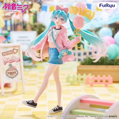 Hatsune Miku Muchute PVC Figure Theme Park Date Version 19 cm