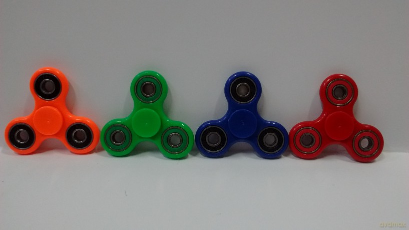 Spinner metalowy gumowane łożyska (czas kręcenia ok. 3 min.)