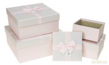 Zestaw pudełek jasny róż (S:15x15x7.5cm, M:18x18x8.5cm, L:22x22x10cm, XL:26.5x26.5x12cm) 4 szt.