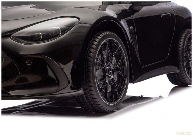 Auto Na Akumulator Mercedes GT63 AMG DK-GT63 24V LCD Czarny Lakierowany