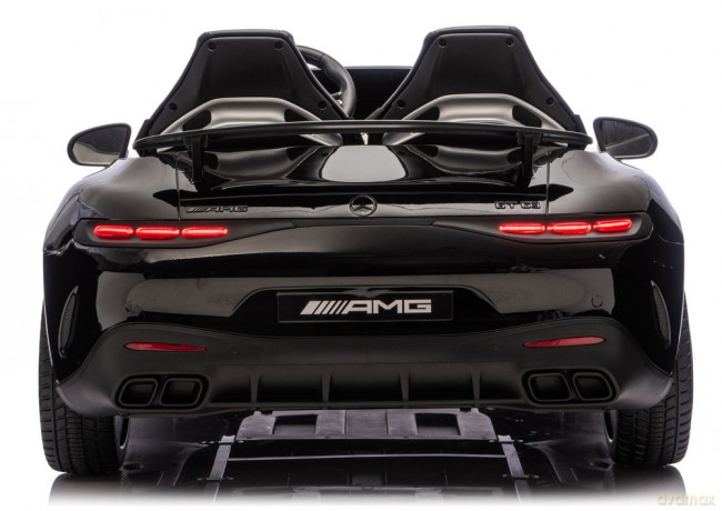 Auto Na Akumulator Mercedes GT63 AMG DK-GT63 24V LCD Czarny Lakierowany