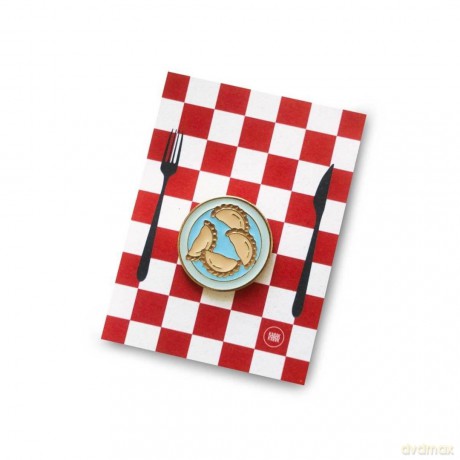 Pin pierogi na talerzu