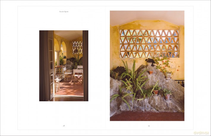 Portuguese Houses with History - Felipa Almeida [KSIĄŻKA]