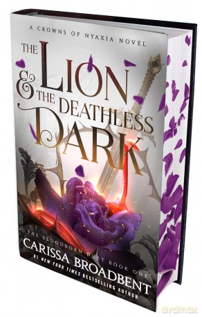 The Lion and the Deathless Dark: Book 5 in the unmissable bestselling Crowns of Nyaxia series - Carissa Broadbent [KSIĄŻKA]
