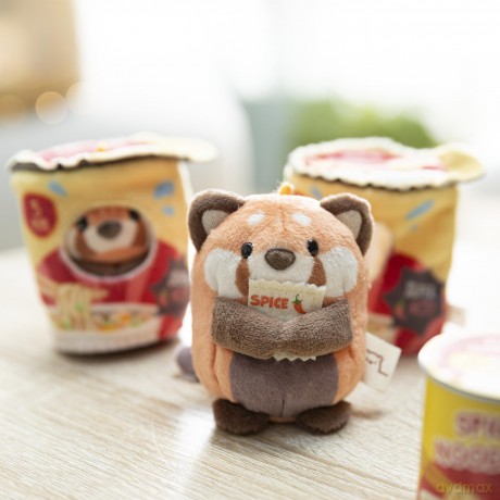 NICI Zestaw pluszak panda ruda Akai 8 cm z przyprawą i strojem opakowania makaronu instant, w pudełku prezentowym 8,5 × 6,5 × 10 cm