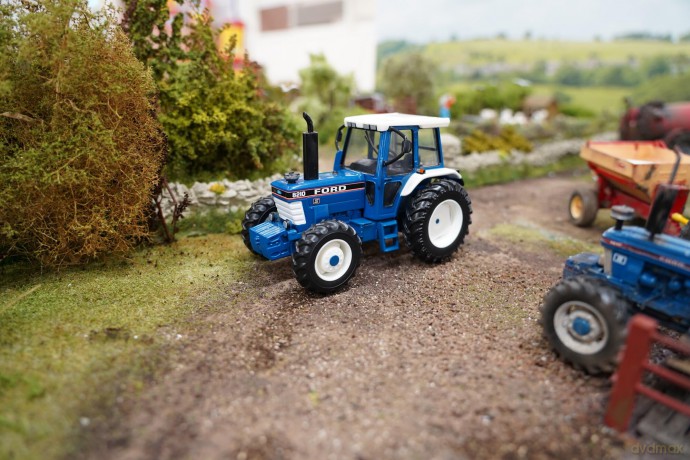 Britain's - Ford 8210 1:32