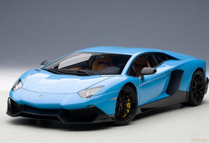AUTOART Lamborghini Aventador LP7204 [MODELARSTWO]