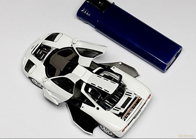 AUTOART McLaren F1 Road Car 1994 [MODELARSTWO]