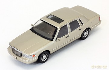 IXO Lincoln Town Car 1996 (champagne) [MODELARSTWO]
