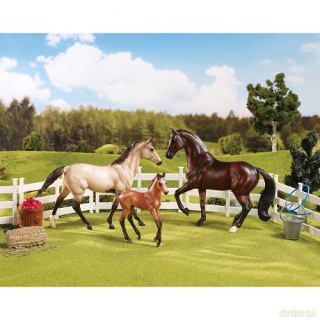 BREYER Rodzina koni sportowych [FIGURKA]