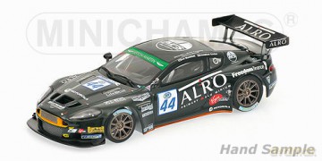 MINICHAMPS Aston Martin DBRS9 Barwell [MODELARSTWO]