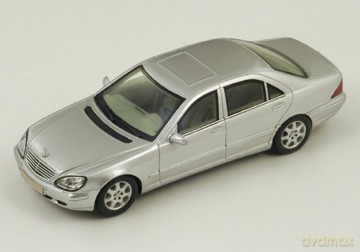SPARK Mercedes Benz W220 S Klass [MODELARSTWO]