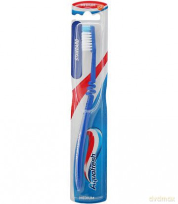 GSK Aquafresh Szczoteczka Standard Medium