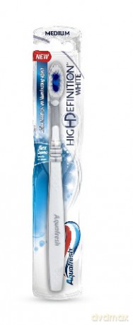 GSK Aquafresh Szczoteczka HD White medium