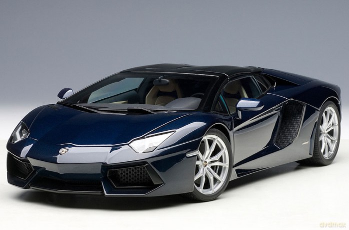 AUTOART Lamborghini Aventador LP7004 [MODELARSTWO]