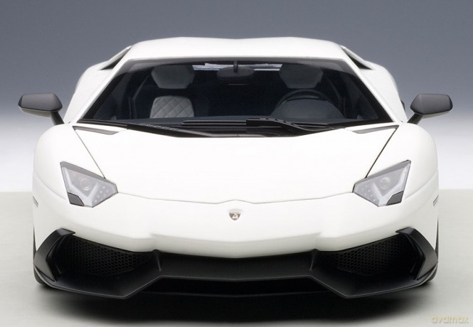 AUTOART Lamborghini Aventador LP7204 [MODELARSTWO]