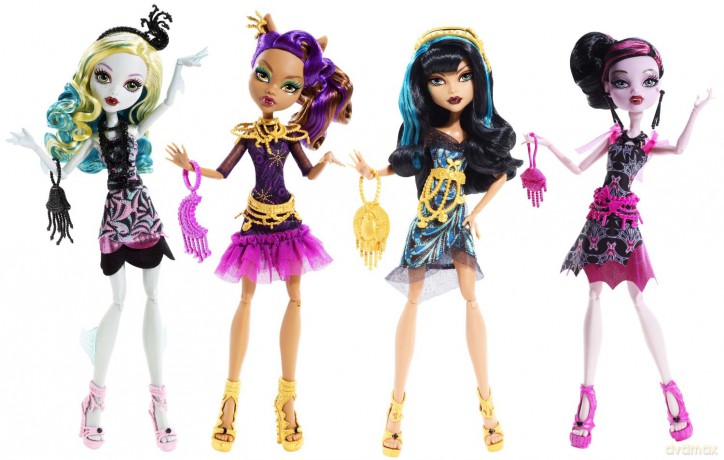 MONSTER HIGH Czarny Dywan