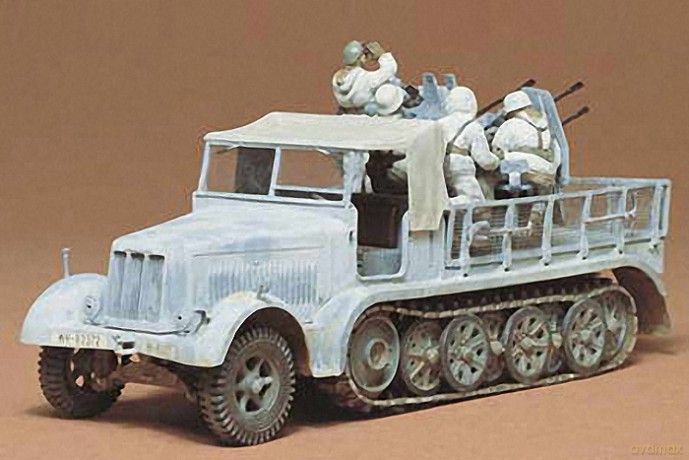 TAMIYA German 8T Half Track Sdkfz 71 [MODELARSTWO]