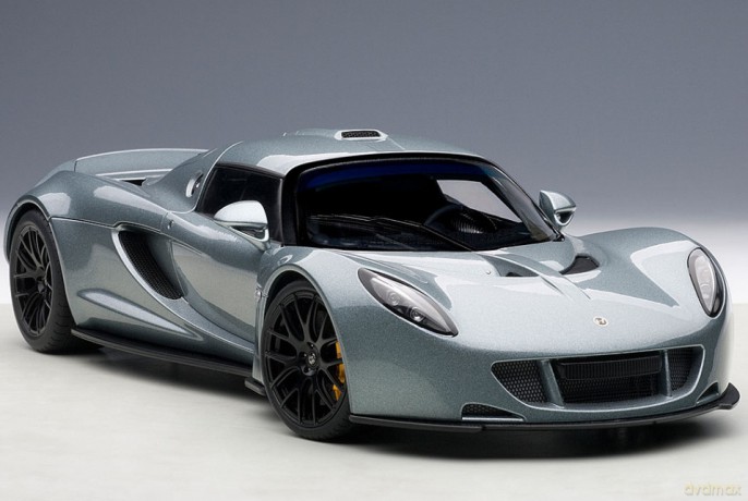 AUTOART Hennessey Venom GT Spyder 2010 MODELARSTWO