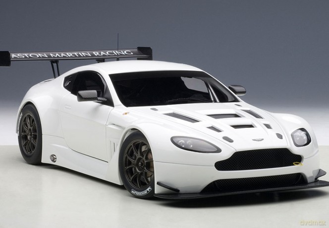 AUTOART Aston Martin Vantage V12 GT3 [MODELARSTWO]