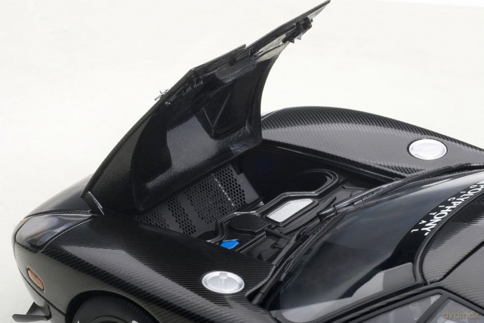 AUTOART Ford GT L .M. Spec II Test Car