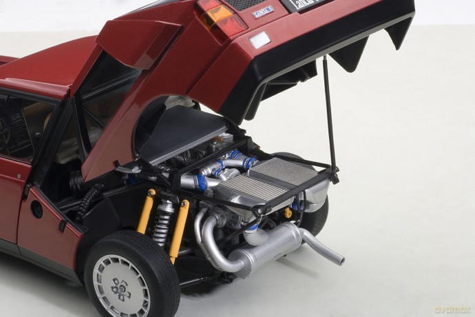 AUTOART Lancia Delta S4 1985 (red)