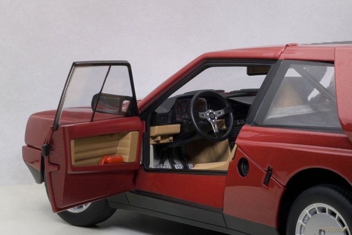 AUTOART Lancia Delta S4 1985 (red)