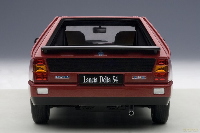 AUTOART Lancia Delta S4 1985 (red)
