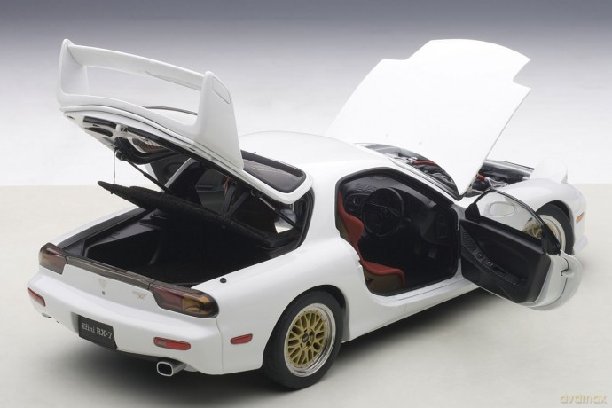 AUTOART Mazda Efini RX7(FD) Tuned