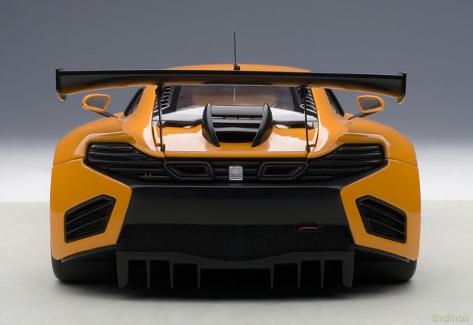 AUTOART McLaren 12C GT3 Presentation