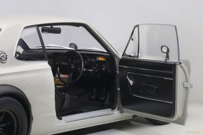 AUTOART Nissan Skyline GTR (KPGC10)