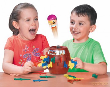 Tomy 7028 Pop Up Pirate! [ZABAWKA]