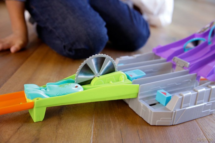 HOT WHEELS Automagnesiaki