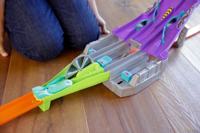 HOT WHEELS Automagnesiaki