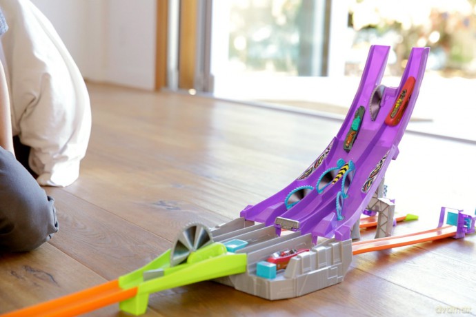 HOT WHEELS Automagnesiaki