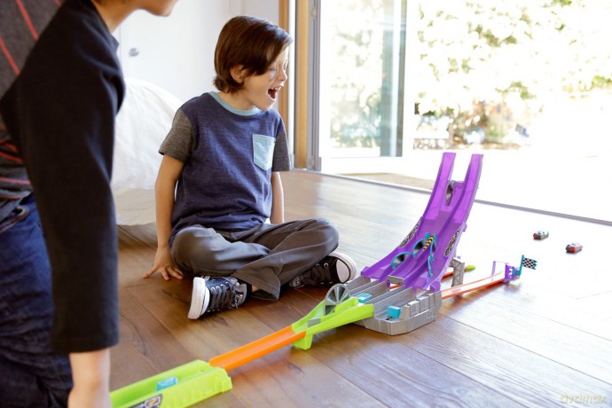 HOT WHEELS Automagnesiaki