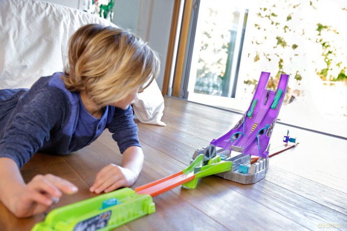 HOT WHEELS Automagnesiaki