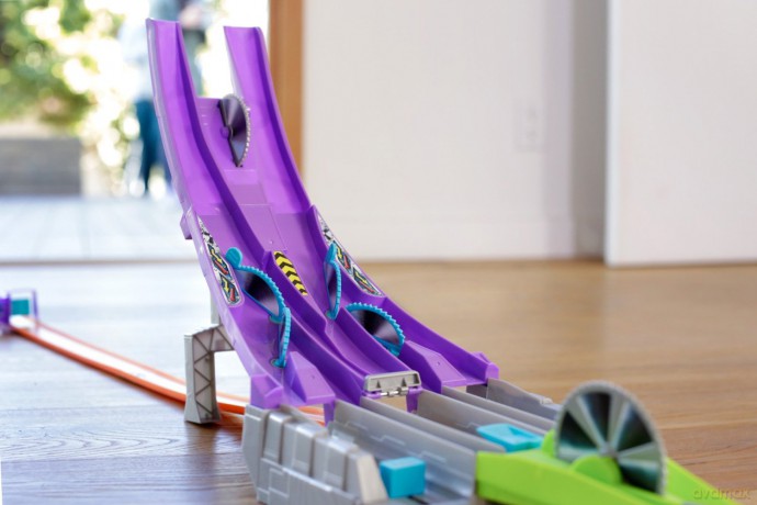 HOT WHEELS Automagnesiaki