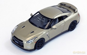 IXO Nissan GTR 45th Anniversary 2015
