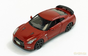 IXO Nissan GTR Black Edition 2015