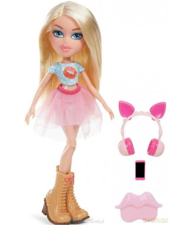 Bratz Remix Doll - Cloe