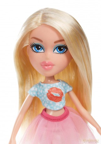 Bratz Remix Doll - Cloe