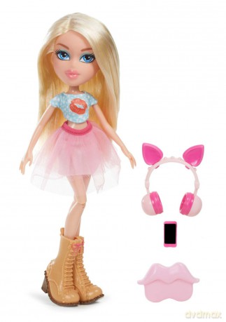 Bratz Remix Doll - Cloe