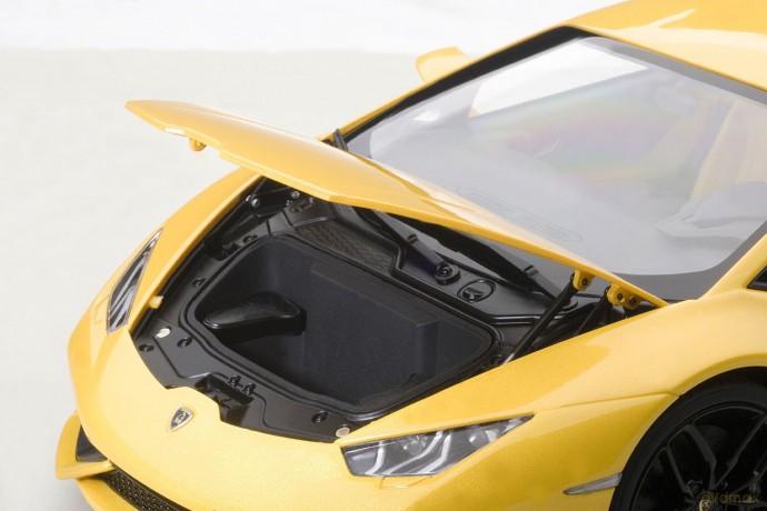 AUTOART Lamborghini Huracan LP6104 2014