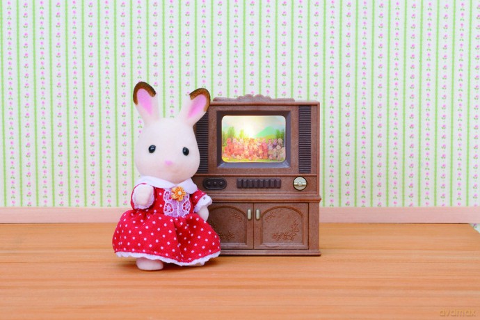 Sylvanian Families Luksusowy telewizor kolorowy [FIGURKA]