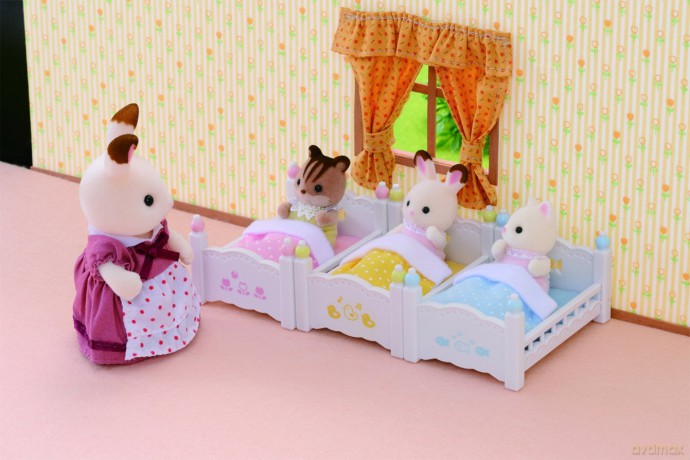 Sylvanian Families Potrójne łóżko piętrowe [FIGURKA]