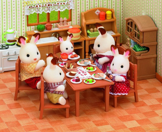 Sylvanian Families Zestaw do jadalni, stół i krzesła [FIGURKA]