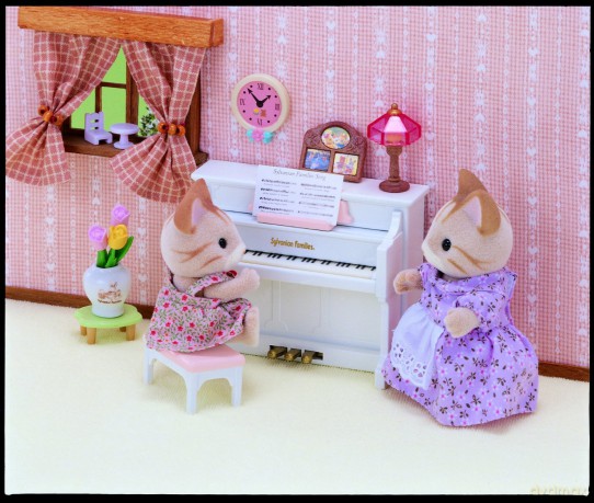 Sylvanian Families Zestaw z pianinem [FIGURKA]