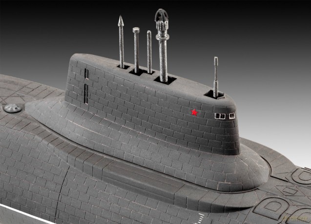 REVELL Soviet Submarine "Typhoon Class"
